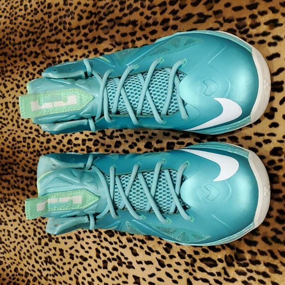 Lebron X "Easter" (2013) Size 5.5Y - Picture 7 of 8